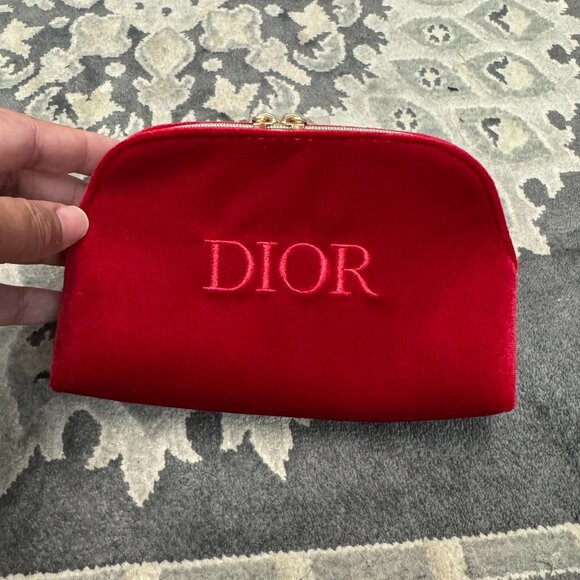 Christian Dior Beauty CD LOGO Velvety Logo Makeup Cosmetic Bag Clutch Red NEW - Picture 1 of 11